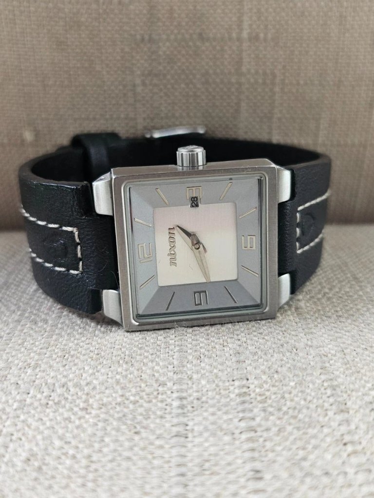 Nixon Women Wristwatch Black Genuine Leather Strap Date Calendar Analog Watch — image 6 of 8